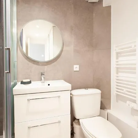 Appartamento Design Studio With Mezzanine In Montmartre